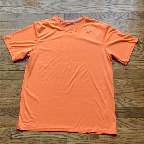 Nike Other - Men’s Nike Dri-Fit short sleeve top size Large